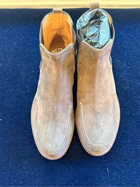 Men's Suede Chukka Boots in Taupe Brown
